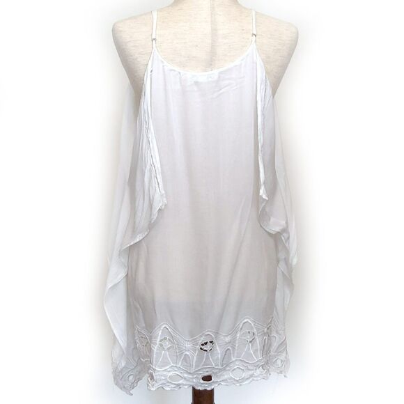 Embroidered Cutout Handkerchief Top Medium - Picture 3 of 5